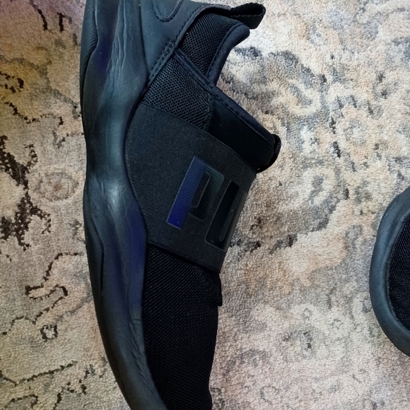 Black puma shoes - Picture 2 of 5